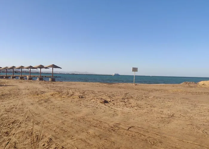 Anna & Snake Hurghada